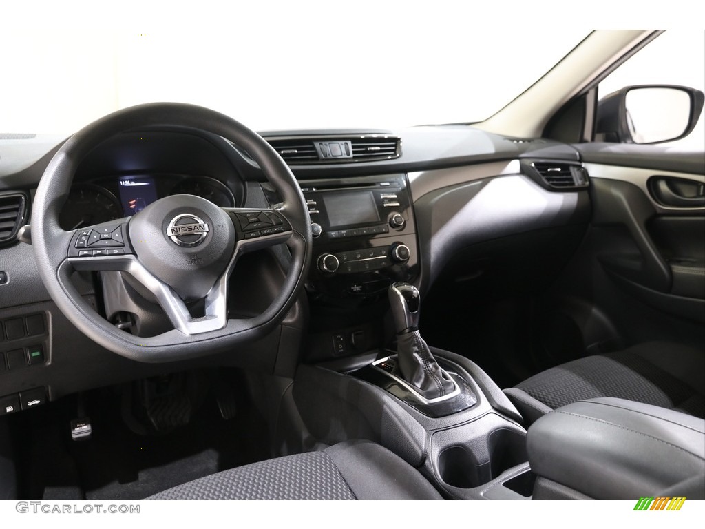 Charcoal Interior 2017 Nissan Rogue Sport S Photo #140295947