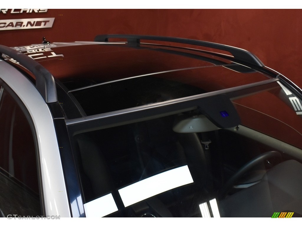 2011 GLK 350 4Matic - Iridium Silver Metallic / Black photo #7