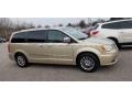 White Gold Metallic - Town & Country Limited Photo No. 2
