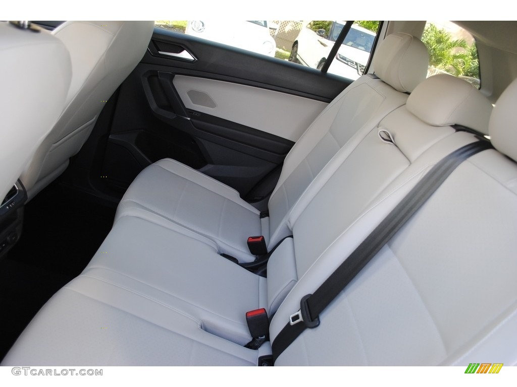 Storm Gray Interior 2018 Volkswagen Tiguan SE Photo #140309361