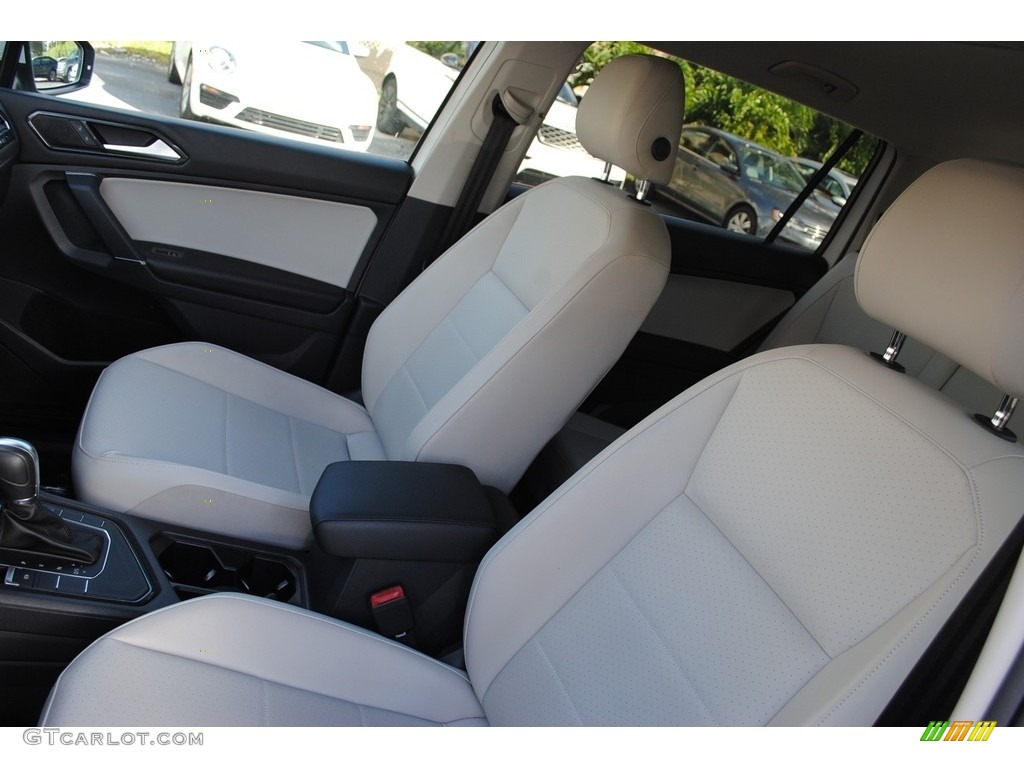 Storm Gray Interior 2018 Volkswagen Tiguan SE Photo #140309382