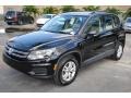 Deep Black Pearl - Tiguan S Photo No. 4