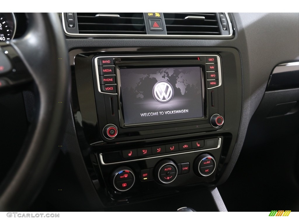 2017 Volkswagen Jetta SEL Controls Photo #140312147