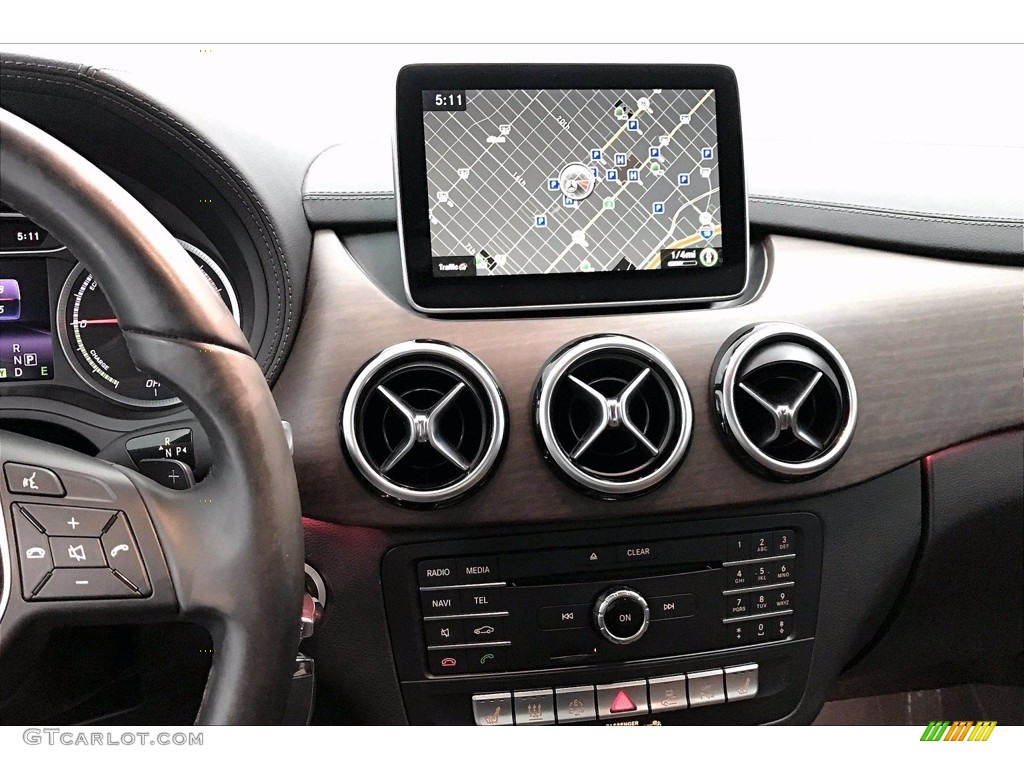 2016 Mercedes-Benz B 250e Navigation Photos