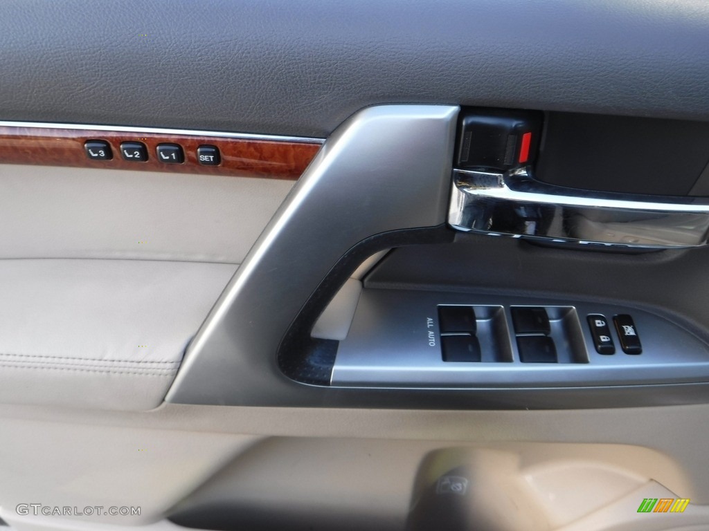 2013 Land Cruiser  - Black / Sandstone photo #16