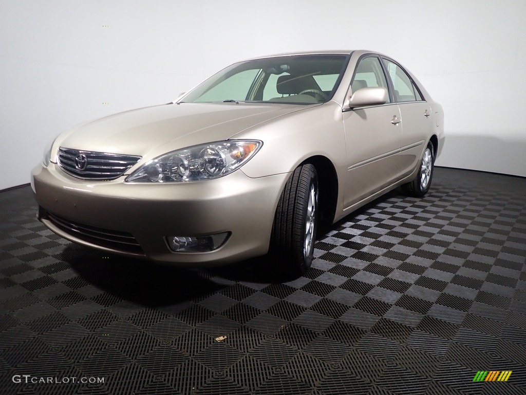 2005 Camry XLE - Beige / Taupe photo #2