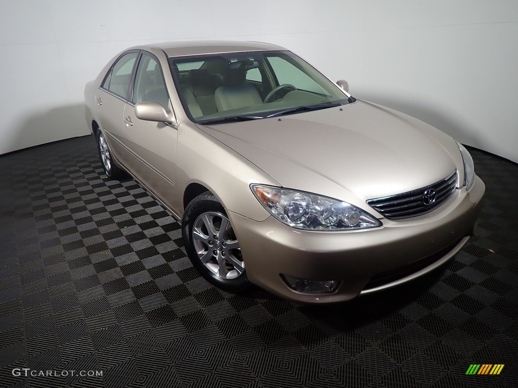 2005 Camry XLE - Beige / Taupe photo #3