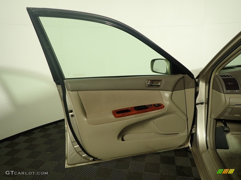 2005 Camry XLE - Beige / Taupe photo #14