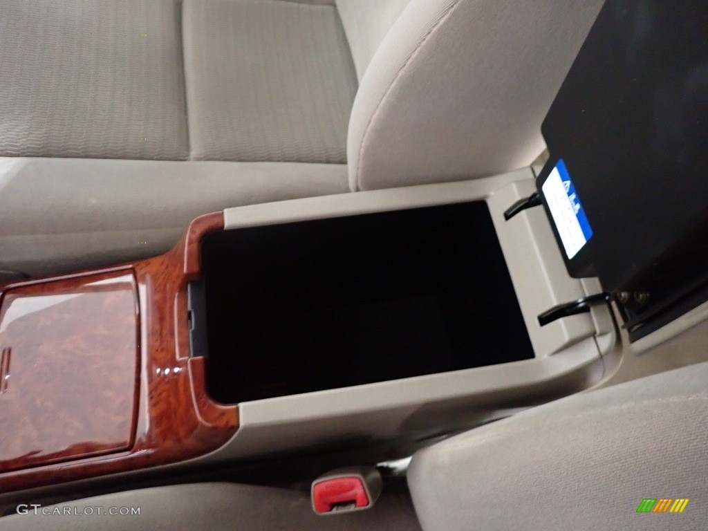 2005 Camry XLE - Beige / Taupe photo #25