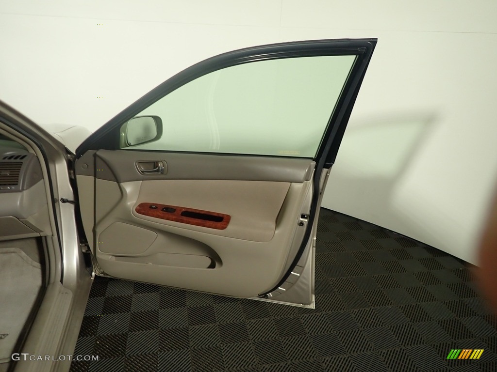 2005 Camry XLE - Beige / Taupe photo #30