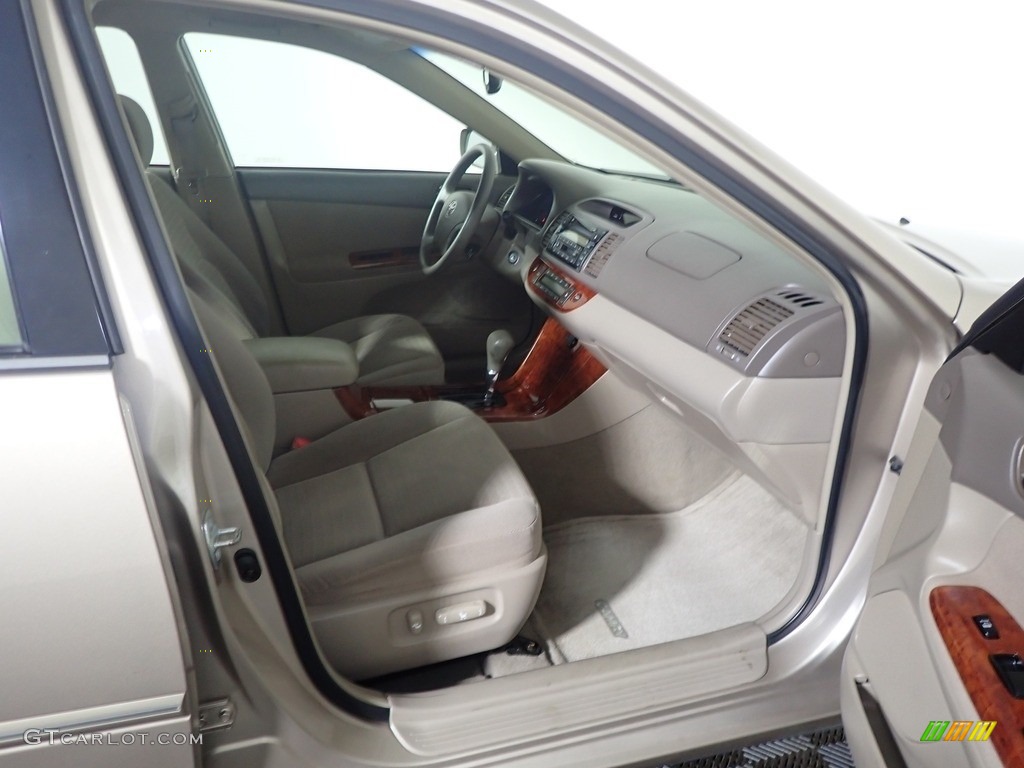 2005 Camry XLE - Beige / Taupe photo #31