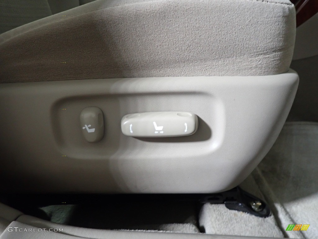 2005 Camry XLE - Beige / Taupe photo #32