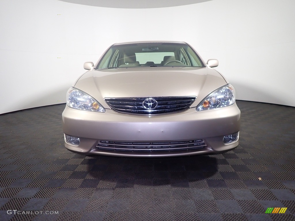 2005 Camry XLE - Beige / Taupe photo #34