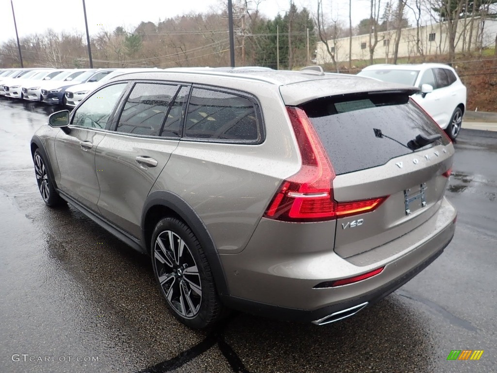 2021 V60 Cross Country T5 AWD - Pebble Gray Metallic / Blonde photo #4