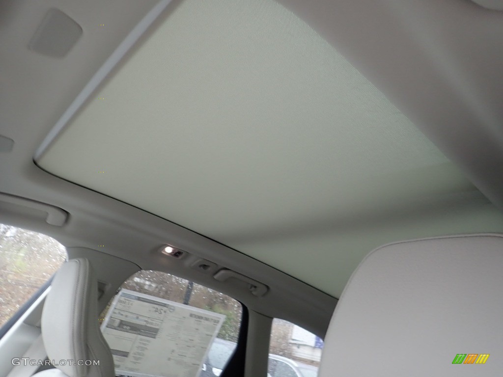 2021 XC60 T5 AWD Momentum - Pine Grey Metallic / Blonde/Charcoal photo #12