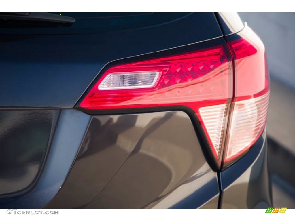 2018 HR-V LX - Mulberry Metallic / Black photo #13