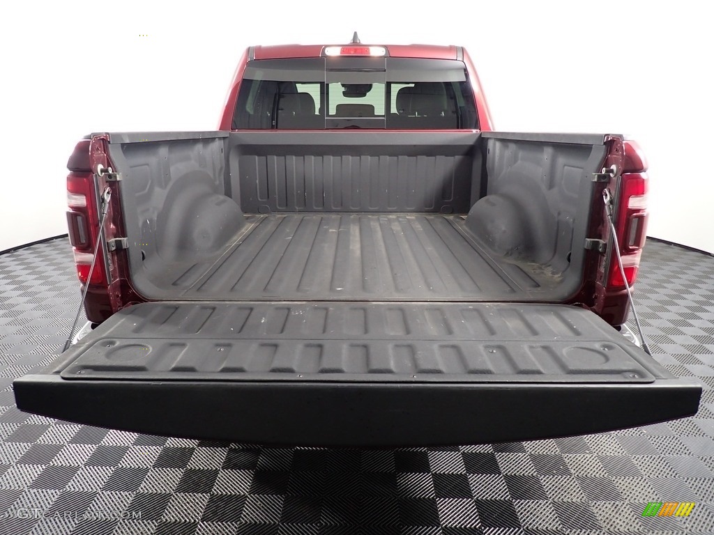2019 1500 Long Horn Crew Cab 4x4 - Delmonico Red Pearl / Mountain Brown/Light Frost Beige photo #17