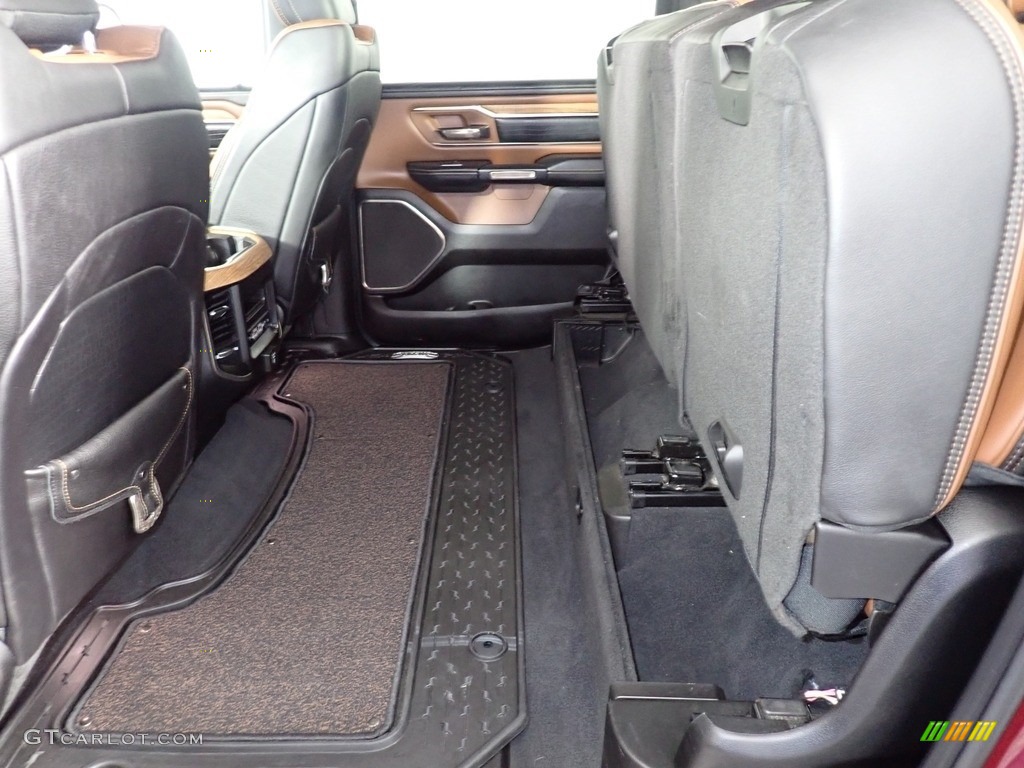 2019 1500 Long Horn Crew Cab 4x4 - Delmonico Red Pearl / Mountain Brown/Light Frost Beige photo #29