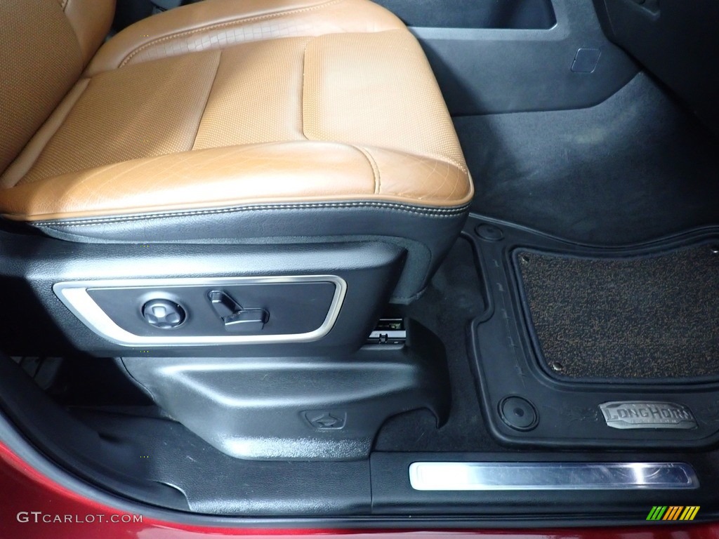 2019 1500 Long Horn Crew Cab 4x4 - Delmonico Red Pearl / Mountain Brown/Light Frost Beige photo #35