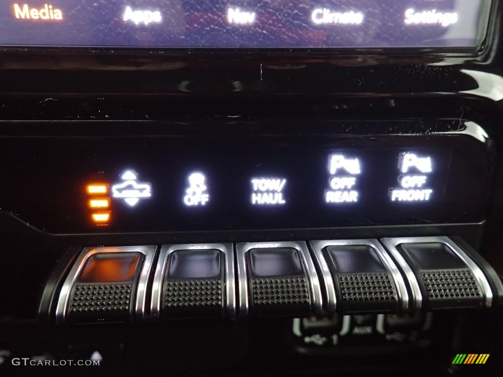 2019 1500 Long Horn Crew Cab 4x4 - Delmonico Red Pearl / Mountain Brown/Light Frost Beige photo #44