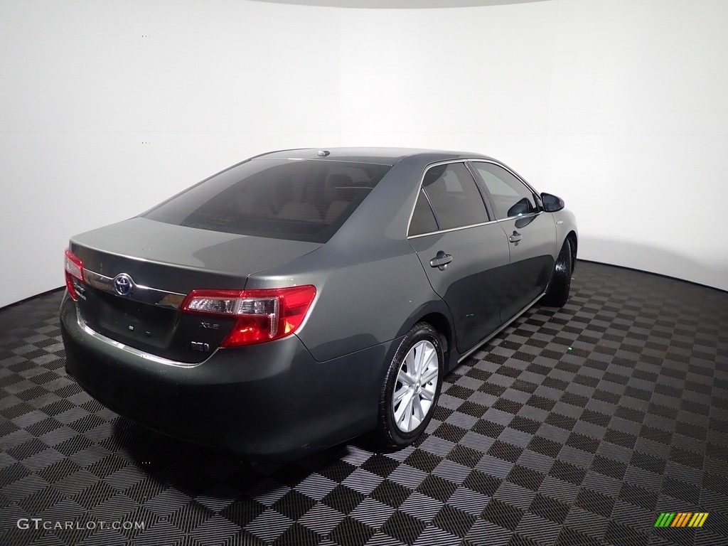 2013 Camry Hybrid XLE - Cypress Green Metallic / Ivory photo #5