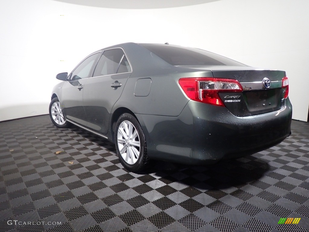 2013 Camry Hybrid XLE - Cypress Green Metallic / Ivory photo #8