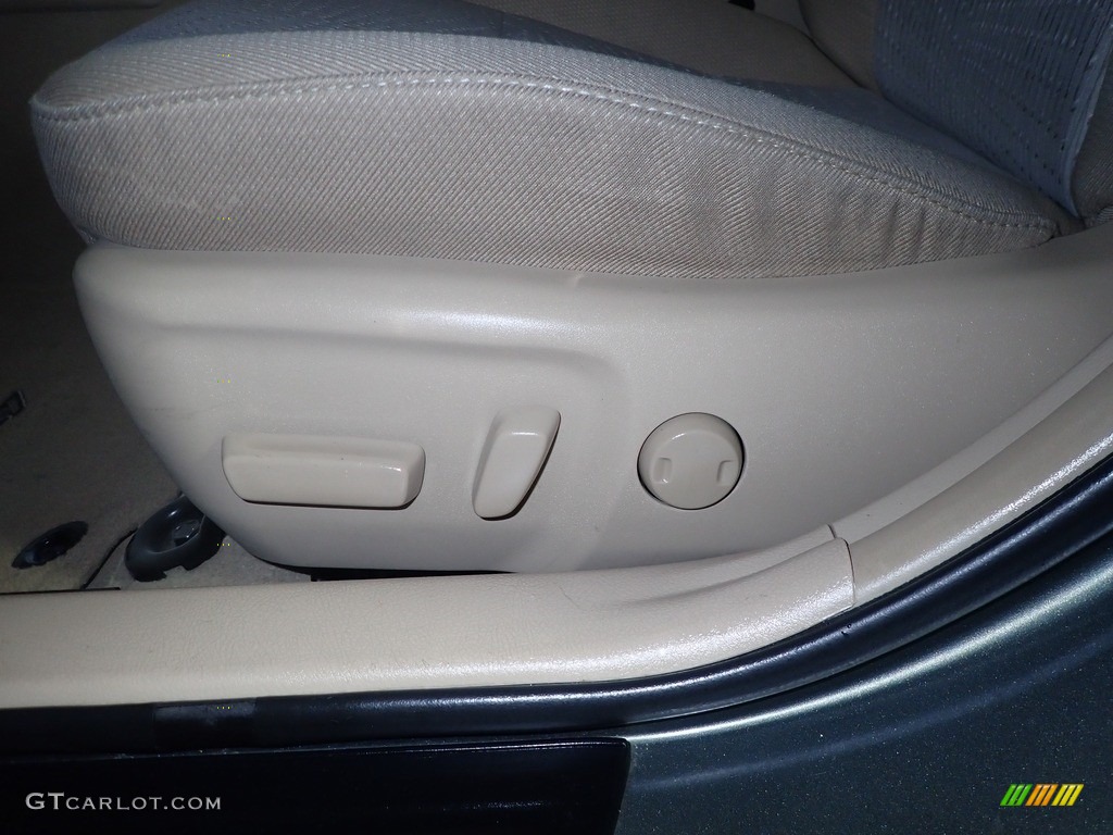 2013 Camry Hybrid XLE - Cypress Green Metallic / Ivory photo #18