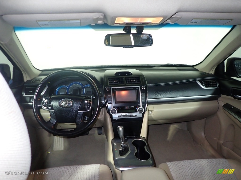 2013 Camry Hybrid XLE - Cypress Green Metallic / Ivory photo #19