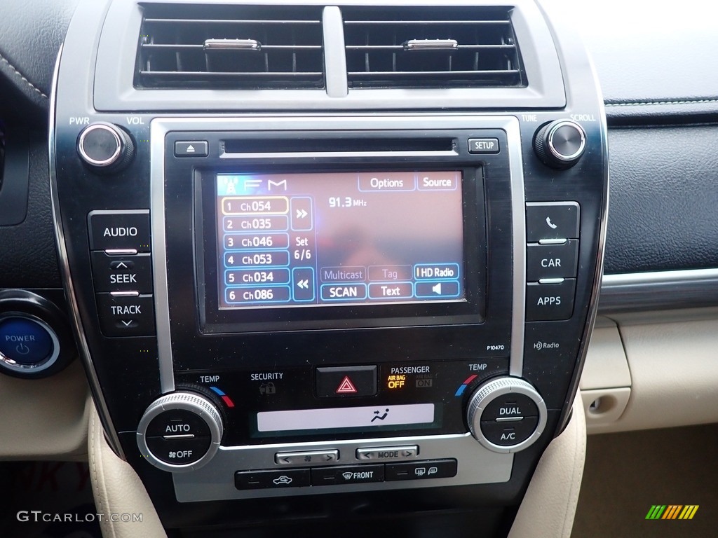 2013 Camry Hybrid XLE - Cypress Green Metallic / Ivory photo #26