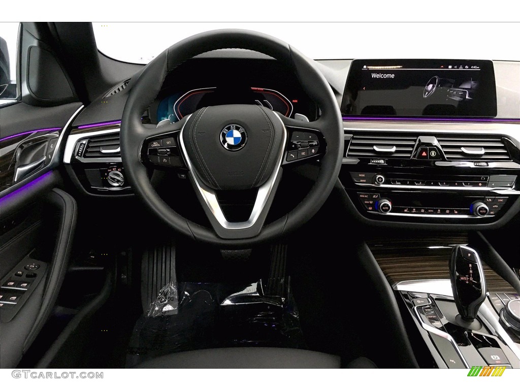 2020 5 Series 530i Sedan - Black Sapphire Metallic / Black photo #4