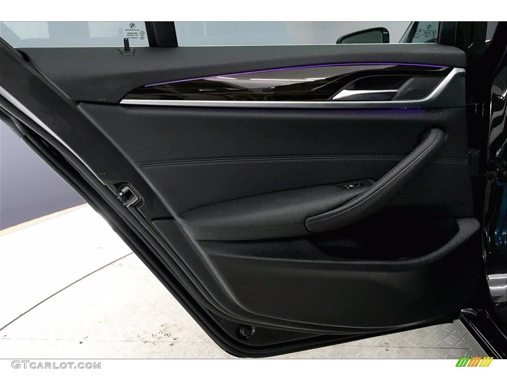 2020 5 Series 530i Sedan - Black Sapphire Metallic / Black photo #25