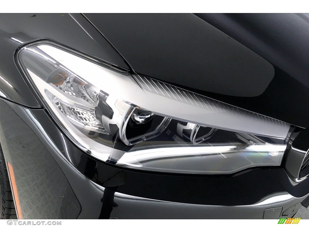 2020 5 Series 530i Sedan - Black Sapphire Metallic / Black photo #26