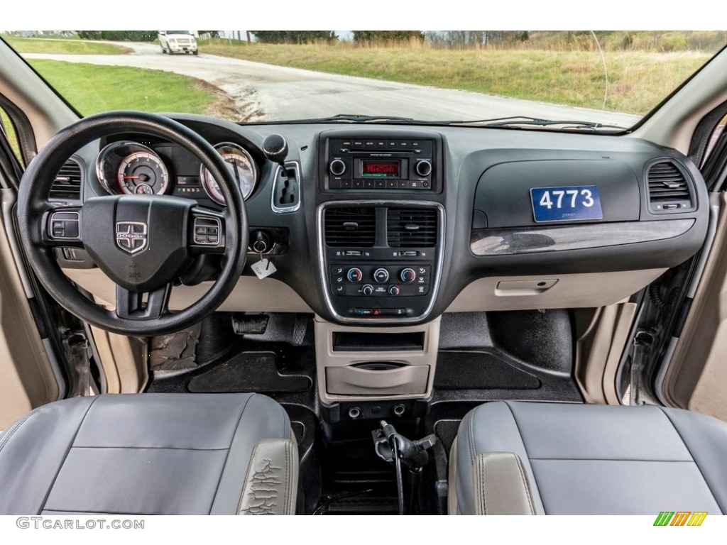 2014 Dodge Grand Caravan SE Black/Light Graystone Dashboard Photo #140331615
