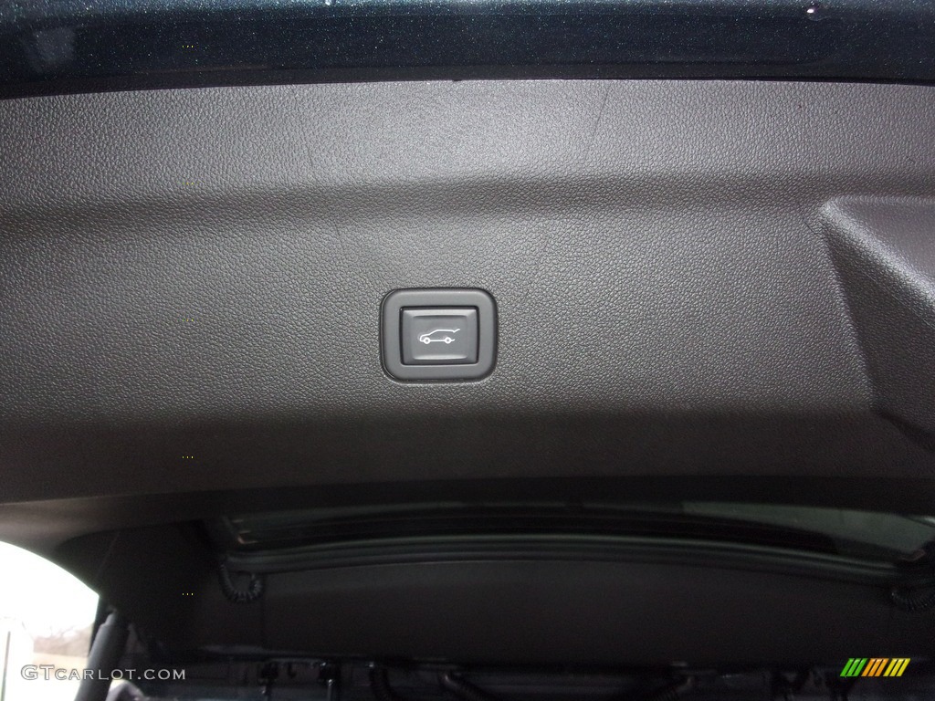 2021 Suburban RST - Shadow Gray Metallic / Jet Black/Victory Red photo #9