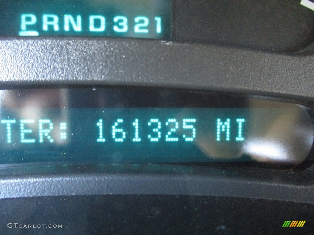 2004 Silverado 3500HD LT Extended Cab 4x4 Dually - Victory Red / Medium Gray photo #17