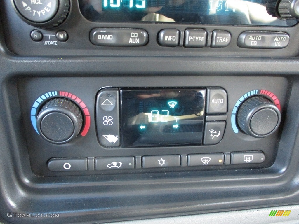 2004 Chevrolet Silverado 3500HD LT Extended Cab 4x4 Dually Controls Photo #140338170