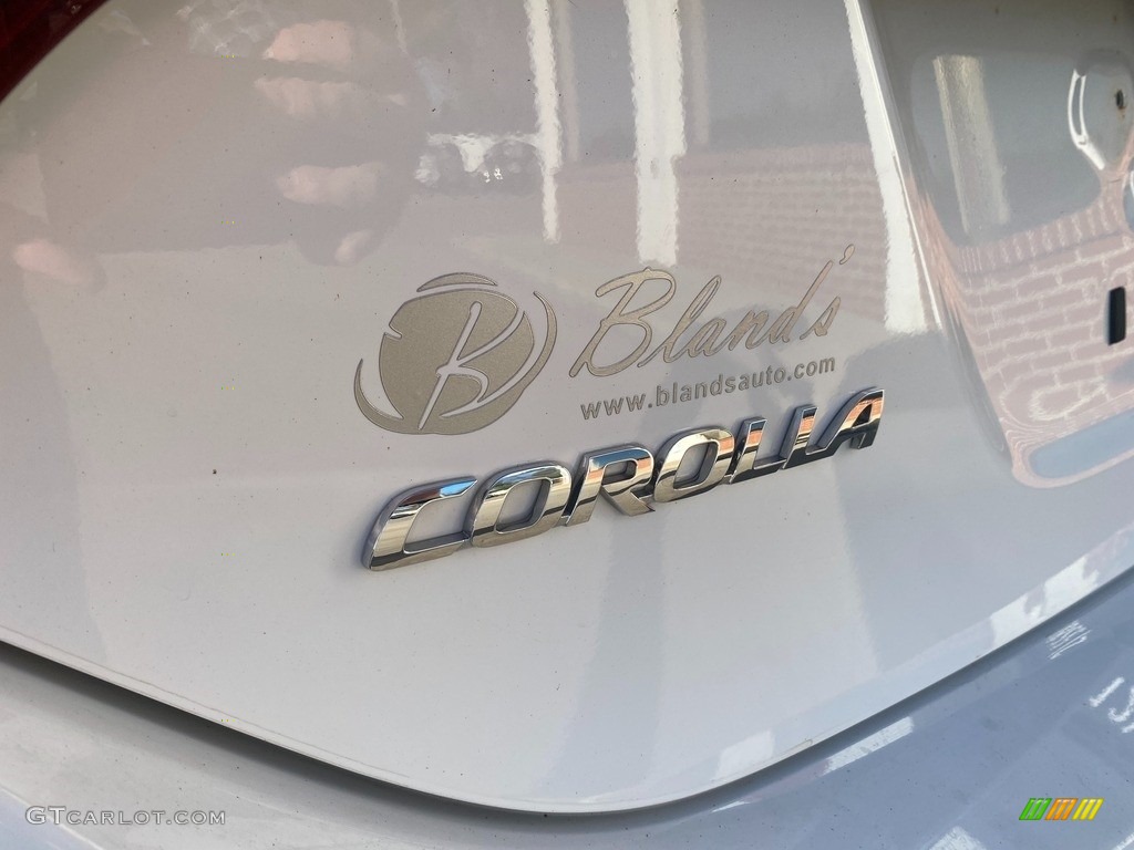 2018 Corolla XSE - Super White / Black photo #36