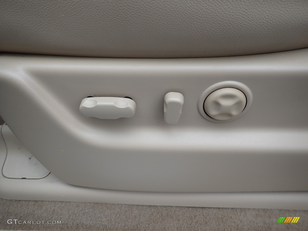 2011 Avalanche LTZ 4x4 - Black / Dark Cashmere/Light Cashmere photo #25