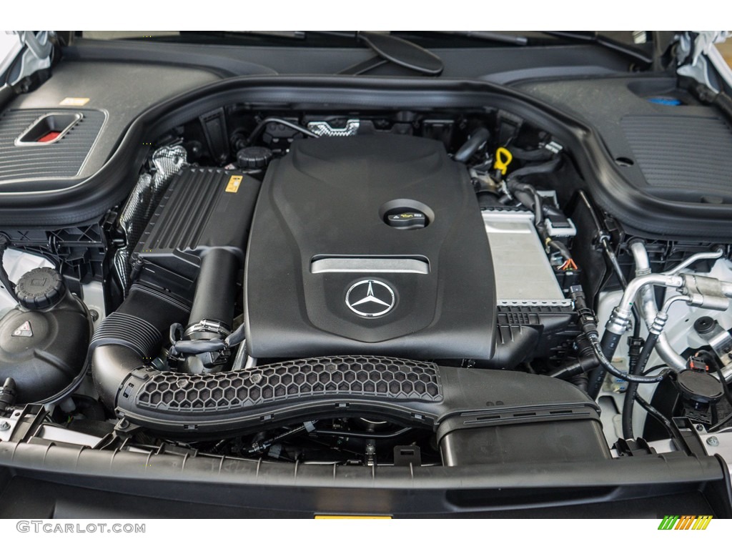 2017 Mercedes-Benz GLC 300 4Matic Engine Photos