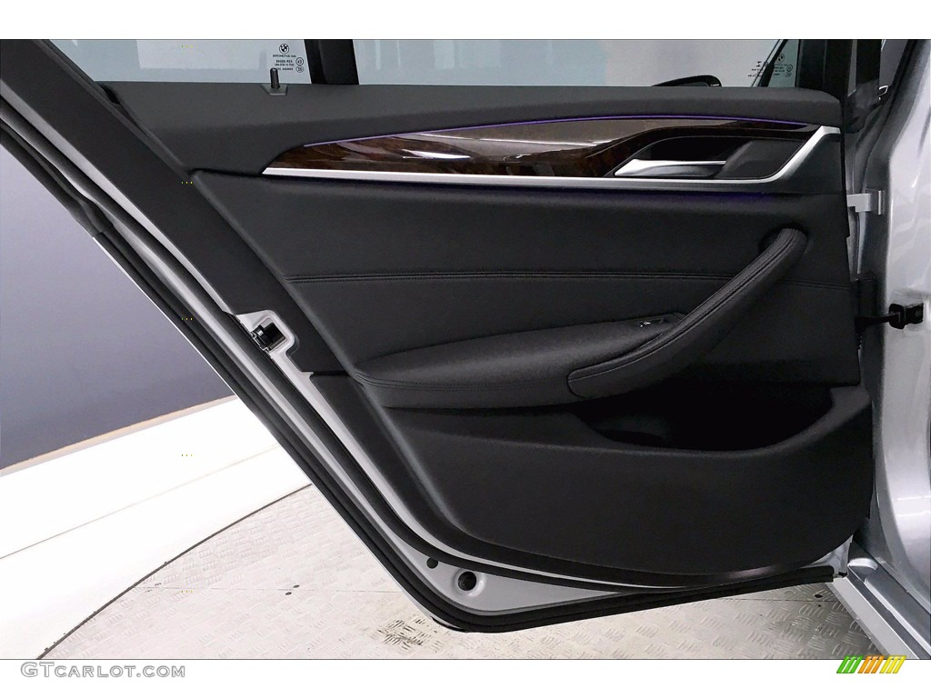 2018 5 Series 530e iPerfomance Sedan - Glacier Silver Metallic / Black photo #25