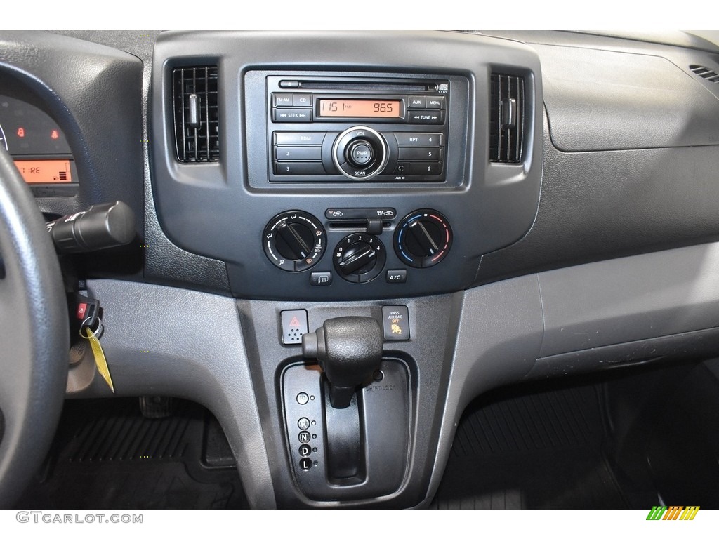 2016 Nissan NV200 S Controls Photo #140353242