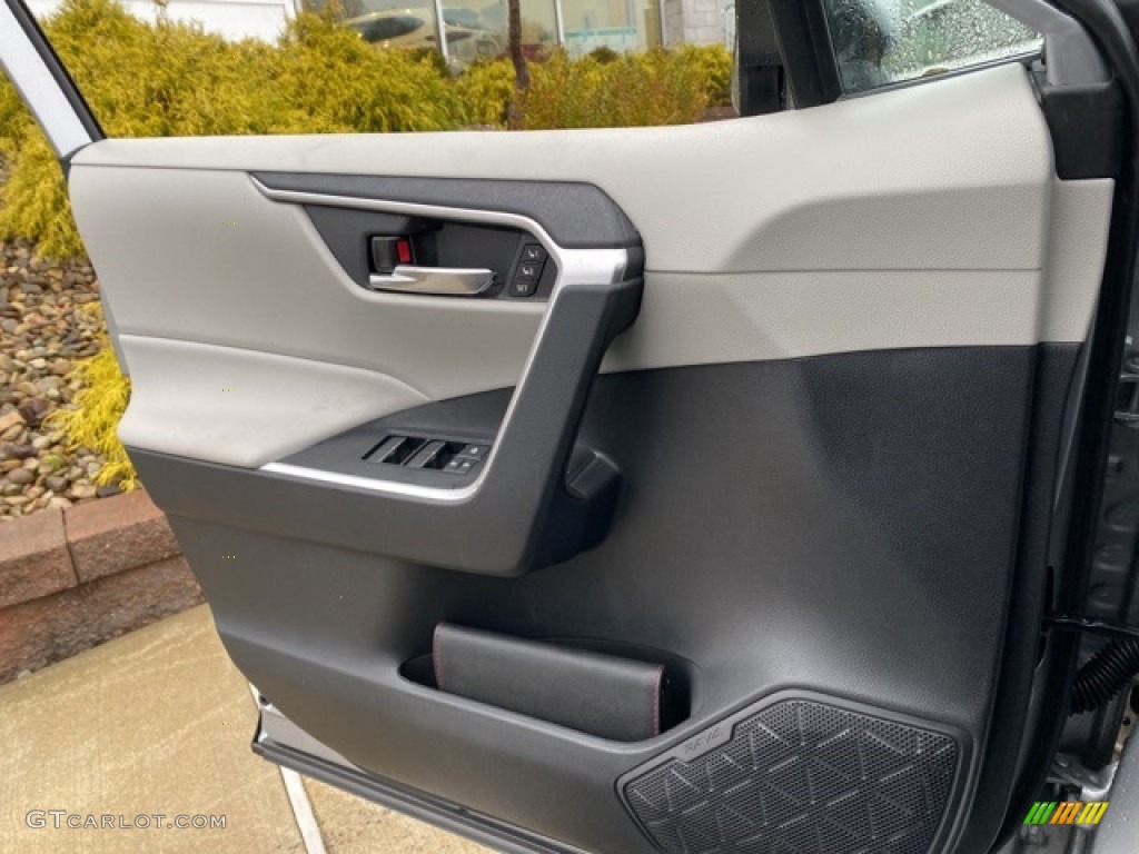 2021 RAV4 XLE Premium AWD - Silver Sky Metallic / Light Gray photo #20