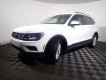 Pure White - Tiguan S 4MOTION Photo No. 2