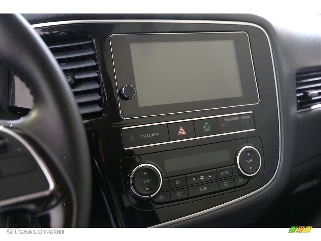 2019 Mitsubishi Outlander SE S-AWC Controls Photo #140358477