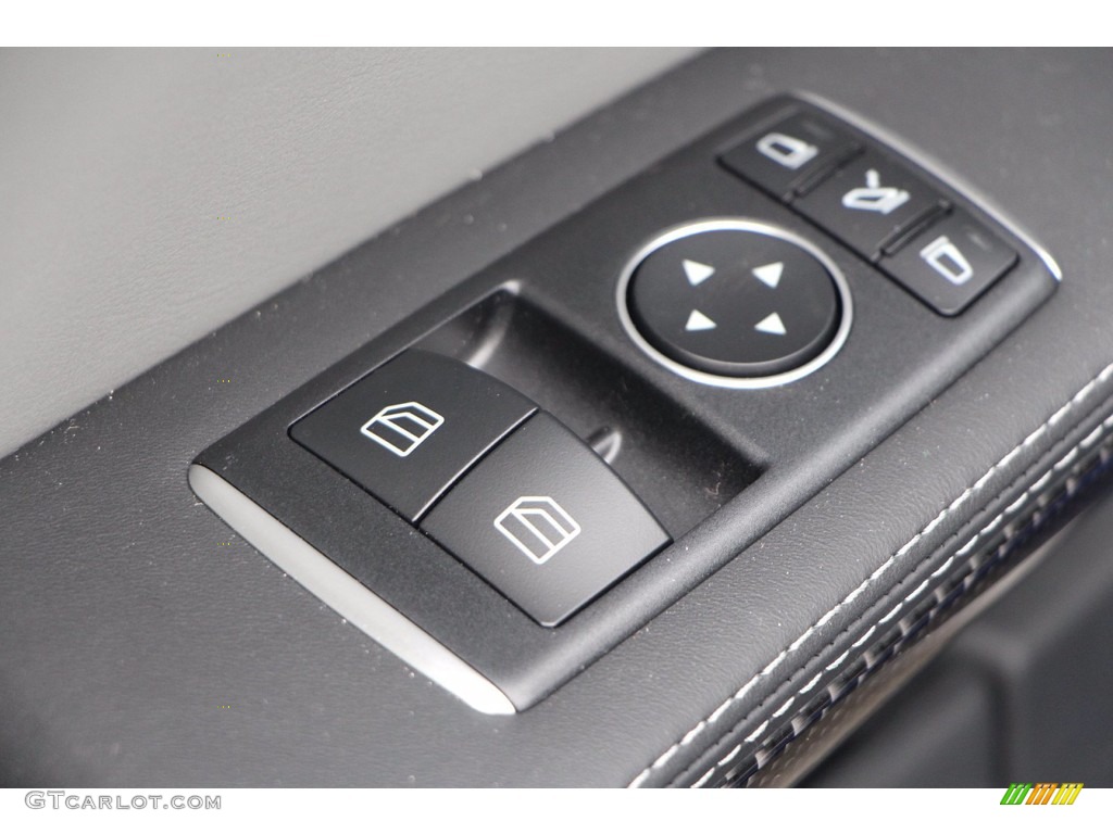 2020 Mercedes-Benz AMG GT R Roadster Controls Photos