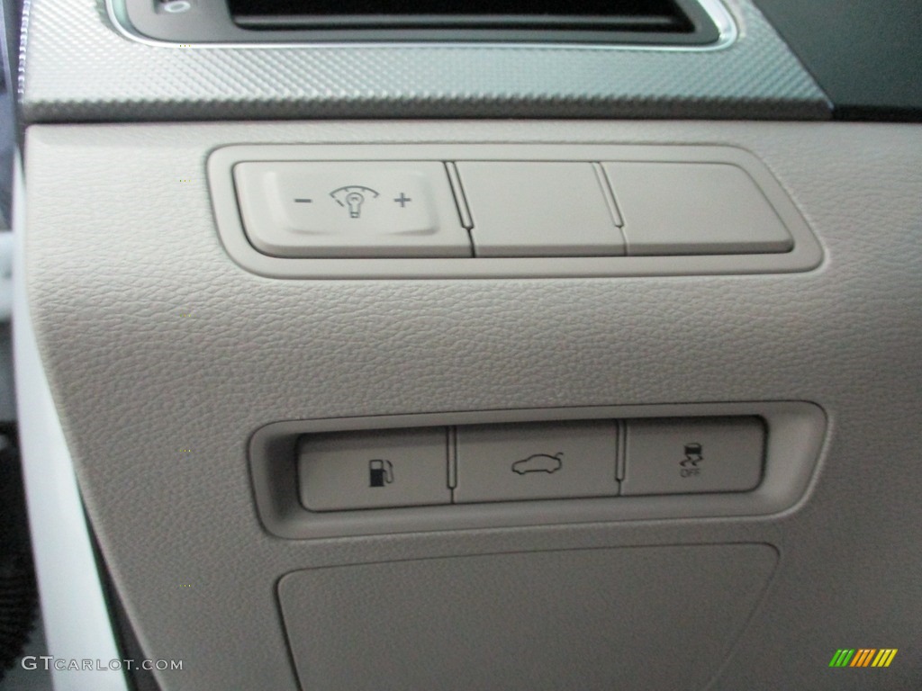 2017 Hyundai Sonata Eco Controls Photo #140361083