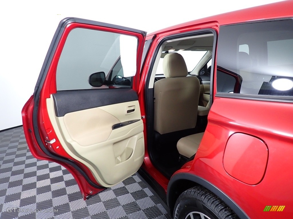 2016 Outlander SE S-AWC - Rally Red / Beige photo #25