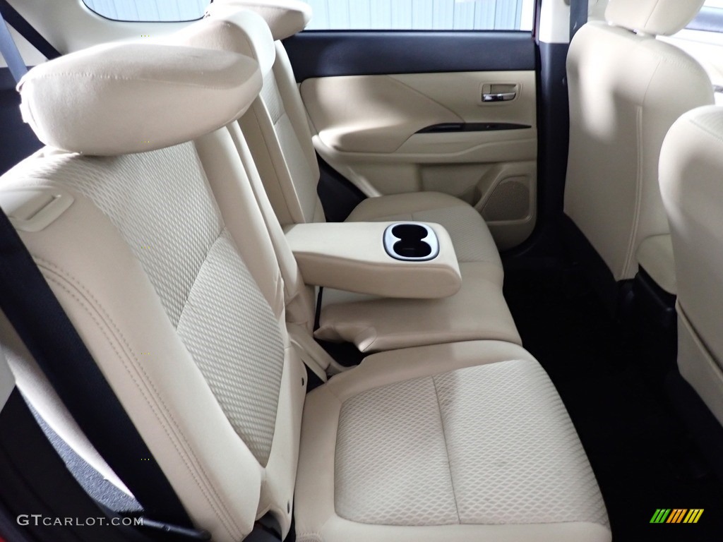 2016 Mitsubishi Outlander SE S-AWC Rear Seat Photo #140367226