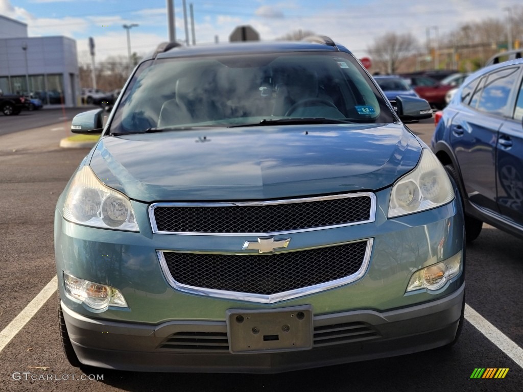 2009 Traverse LT AWD - Silver Moss Metallic / Dark Gray/Light Gray photo #2