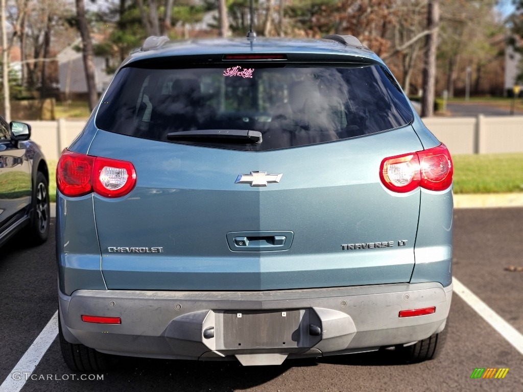2009 Traverse LT AWD - Silver Moss Metallic / Dark Gray/Light Gray photo #3